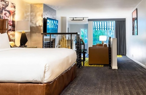 Norma Triangle Hotel | 2 Modern Stays, Rooftop Lounge, Pool, Near Museums & Sunset Strip