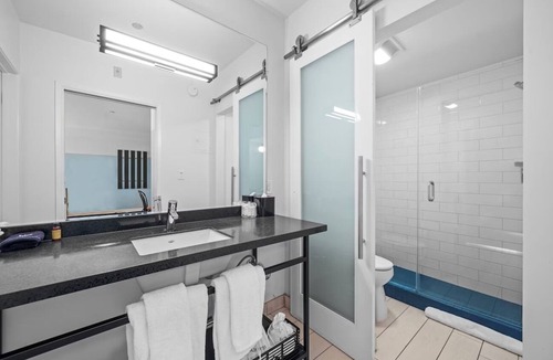 Venice Hotel | 2 Pet friendly Room: Immerse in Venice Vibes with Scenic Balcony Retreat