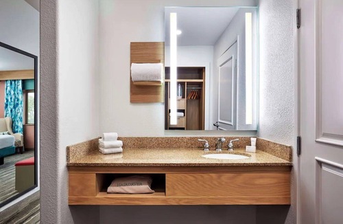 Pismo Beach Hotel | 2 Queen Room | Pool, Free Parking, 3 mi to Oceano Dunes Pole 2