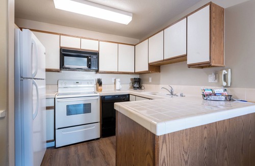 Capistrano Beach Hotel | 2 Units with Private Balcony & Kitchen! Outdoor Pool