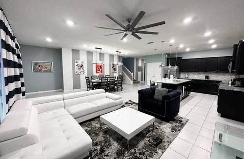 Davenport House | 2127LC- Windsor Island by RedAwning
