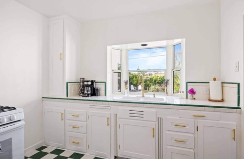 Ventura House | 25% Off Aug 10-18! Amazing Reviews, Great Location