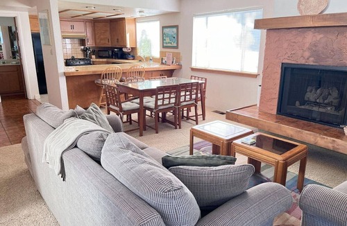 Lodge Hill House | 2620 Merlyn Ave. Lodge Hill
