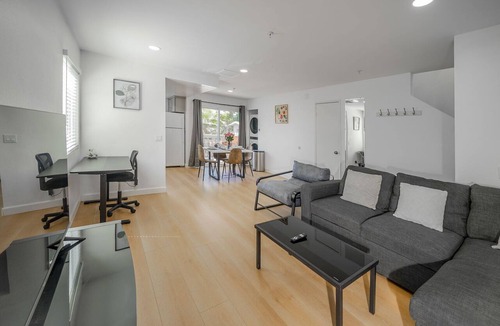 Alhambra Condo | 2BD/2BA Apartment near DT Alhambra