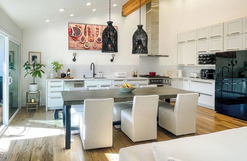 Palisades Highlands House | 2BD/2BA Palisades Townhouse Monthly Rental