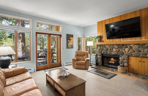 Incline Village Condo | 2BR/2BA Incline Village Condo | Hot Tub & Balcony