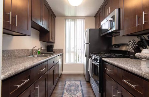 Little Armenia Apartment | 2BR Hollywood Apt w/Rooftop Pool & Stunning Views of city and the Hollywood