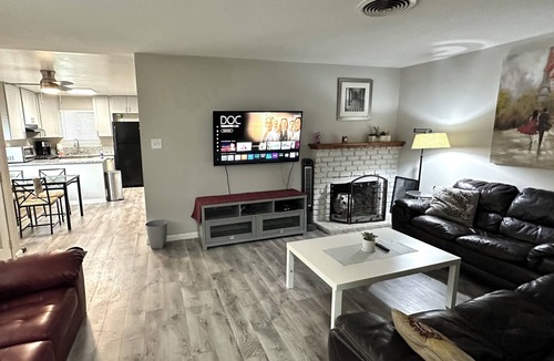 Carmichael House | 3/1 Clean and comfortable home in Fair Oaks