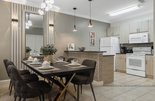 Bay Lake House | 3 BD/2 BA/Lucaya Village (6-107)