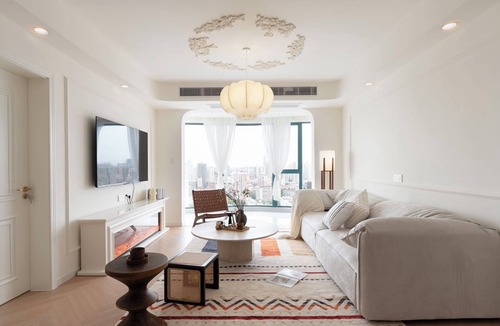 Huangpu Apartment | 3-bedroom apartment with high-rise balcony Near Xintiandi CBD200m to Metro.