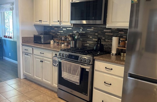 Magnolia Park House | 3-bedroom Burbank Pool home close to studios and a Park across the street!