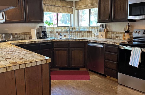 Graeagle Cabin | 3-bedroom cabin in Graeagle- Walk to town!