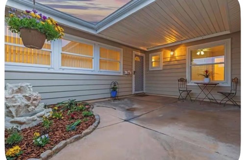 Lake Murray House | 3-bedroom cozy house in San Diego with sparkling pool!