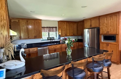 Colusa House | 3-bedroom house on 10 acres in Colusa, the heart of great hunting and fishing.