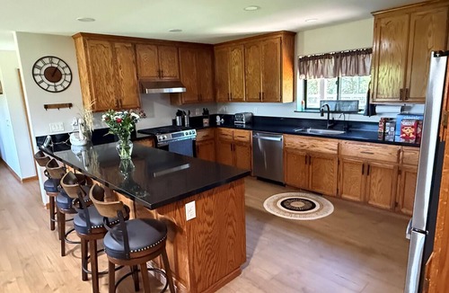 Colusa House | 3-bedroom house on 10 acres in Colusa, the heart of great hunting and fishing.