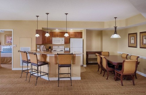 Bay Lake Resort | 3 bedroom right next to Disney World! Sleeps 10! Bonnet Creek!
