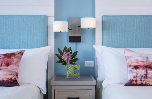 Florida Center Hotel | 3-Bedroom Suite at a 4⭐️ Hotel