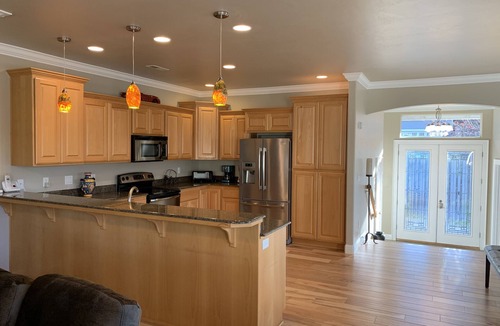 Medford House | 3 bedrooms with king beds, 2.5 bathrooms. 2146 sq ft house in east Medford.
