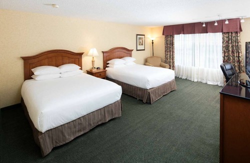 Downtown Hotel | 3 Bright Rooms with 2 Queen Beds Perfectly Suited for Travelers Exploring CA