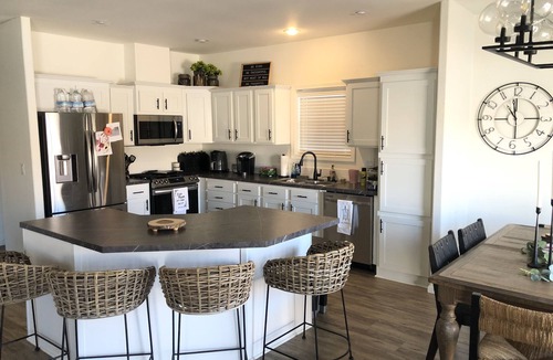 The Legends House | 3 brm Riverfront home with dock, Beautiful nighttime views
