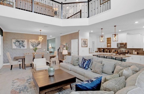 Bay Lake Villa | 3 Miles Disney/Games Room/PS4/3 Themed Bedrooms/Private Pool/ON STOREY LAKE Wifi