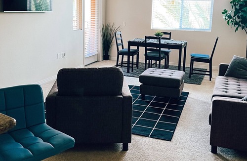 Orange Condo | 3 MIN TO DISNEYLAND/ LUXURY APT/ANGEL STADIUM/2BED