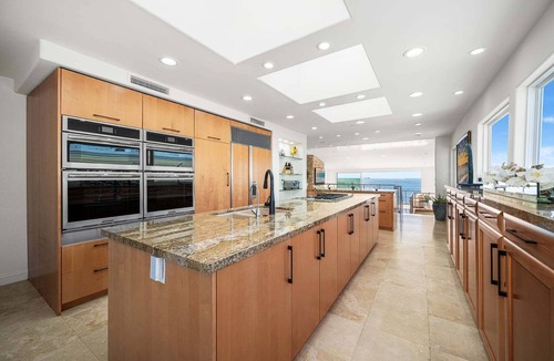 Peninsula House | 3 Story Single Family Home with Sauna, AC, and Private Gated Parking