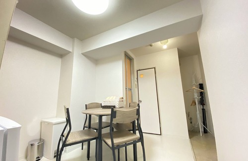 Shinsekai Apartment | 30sec walk to Tsutenkaku/1 stop to Namba Sta./AH22