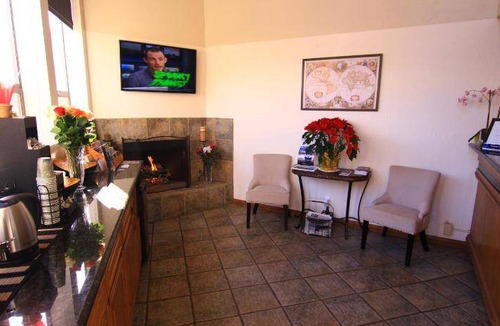 Munras Avenue Hotel | 31 m² Hotel ∙ 8 guests