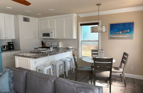 West Newport House | 39th St Beach House - Steps to Sand - Air-Conditioning, Bikes and beach gear!
