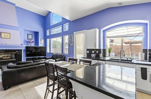 Spring Valley House | 3bd 3 bath delightful home 20 min Strip. 1 king 2 queen sofabed POOL SPA, garage