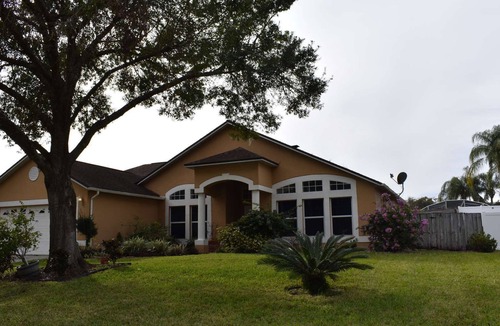 Sunridge Woods House | 3bed/2bath pool home, sleeps 8 guests, great location, private/sunny aspect.