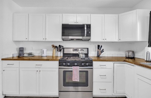 Old Southwest House | 3Bedroom/1.5Bath/Pet Ok/Sleeps9