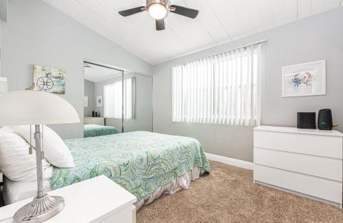 Balboa Peninsula House | 3Br Beach Cottage W Large Patio And Grill, Prime Location By Beachview Rentals