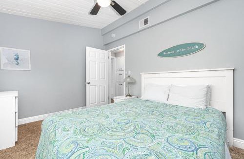 Balboa Peninsula House | 3Br Beach Cottage W Large Patio And Grill, Prime Location By Beachview Rentals