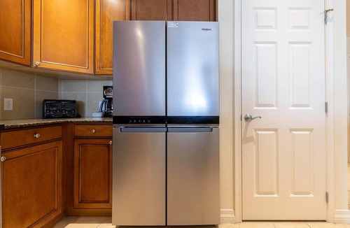 Reunion Apartment | 3BR Family Apartment for 8 Peaceful Residential Retreat