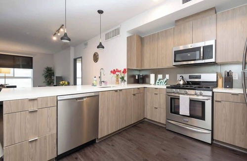 Little Tokyo Apartment | 3BR Modern Home with Balcony & Rooftop Pool,