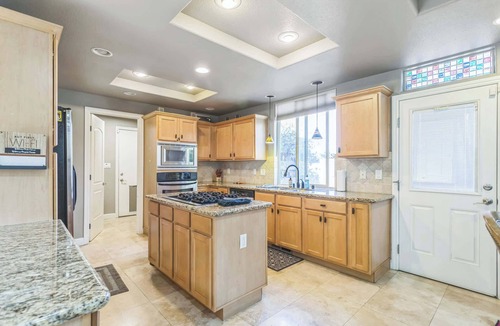West University House | 3BR Villa Game Room, Fireplace In Reno