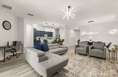 Crystal Cove House | 4 Bedrooms/2 Bathrooms/Crystal Cove (4706RR)