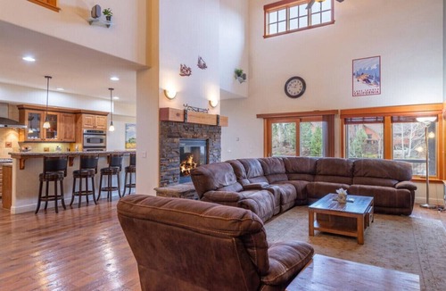 Truckee House | 4 BR/3.5 BA Home Near Downtown Truckee & Skiing!