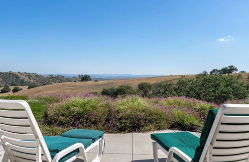 San Miguel House | 40 Acres + Home Office + Views | Paso Robles | Skyeranch-30 Day Rental