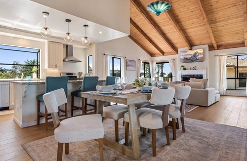 Del Monte Forest House | 4067 The Driftwood Daydream - Walk to the Beach!