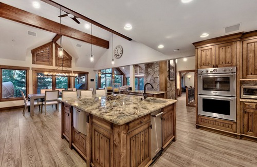 Incline Village House | 450 Jill Court | 5BR/5.5BA Incline Village, Lake Views, Hot Tub