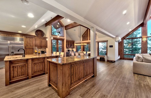 Incline Village House | 450 Jill Court | 5BR/5.5BA Incline Village, Lake Views, Hot Tub
