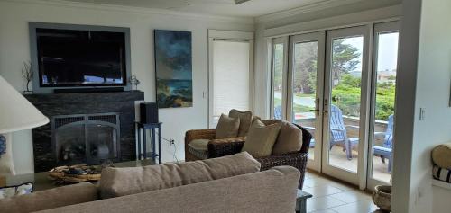 San Simeon House | 4812 Windsor Blvd. Seaclift Estates