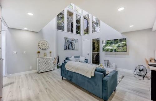 Menlo Park House | 493- Grandeur Family Home AC & Patio near Meta & Stanford