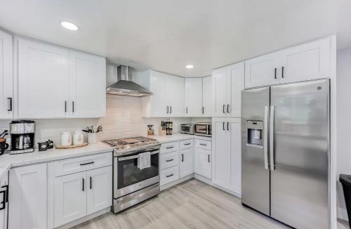 Menlo Park House | 493- Grandeur Family Home AC & Patio near Meta & Stanford