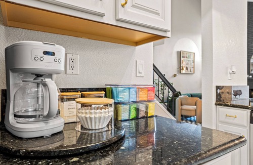 Fairfield House | 4BD Pool Jacuzzi + Arcade Air Hockey - Napa Vibe