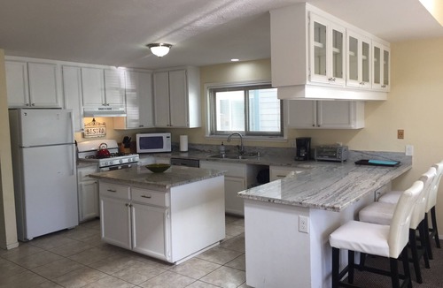 South Mission Beach House | 4BR-2BA, 100ft to ocean sand, deck w/view. 2 parking spots. Open March 2026.