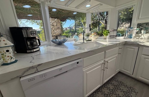Thousand Oaks House | 5/6 BDR POOL Chateau @ the Trails